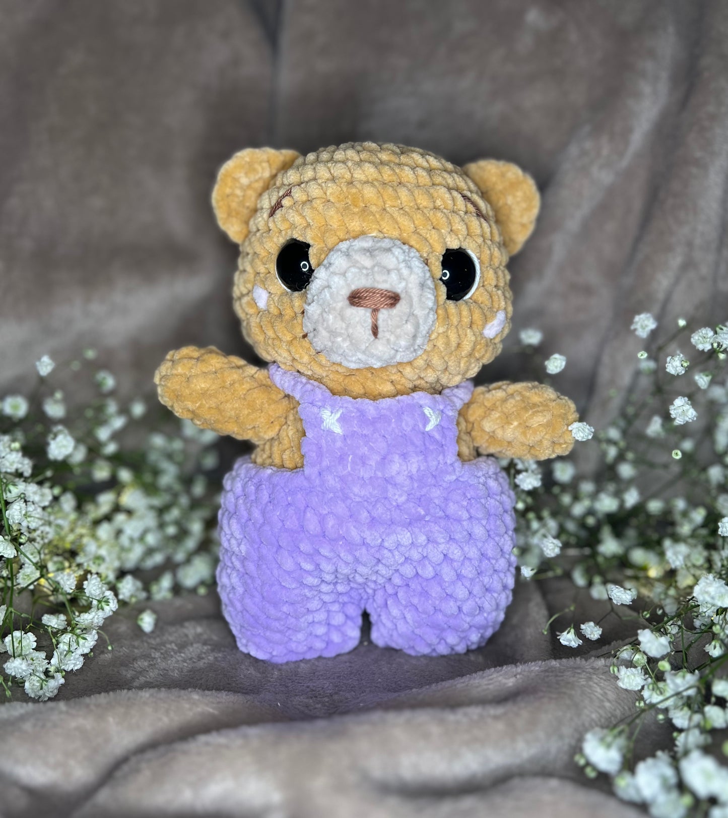 Bubi der Bär mit Latzhose