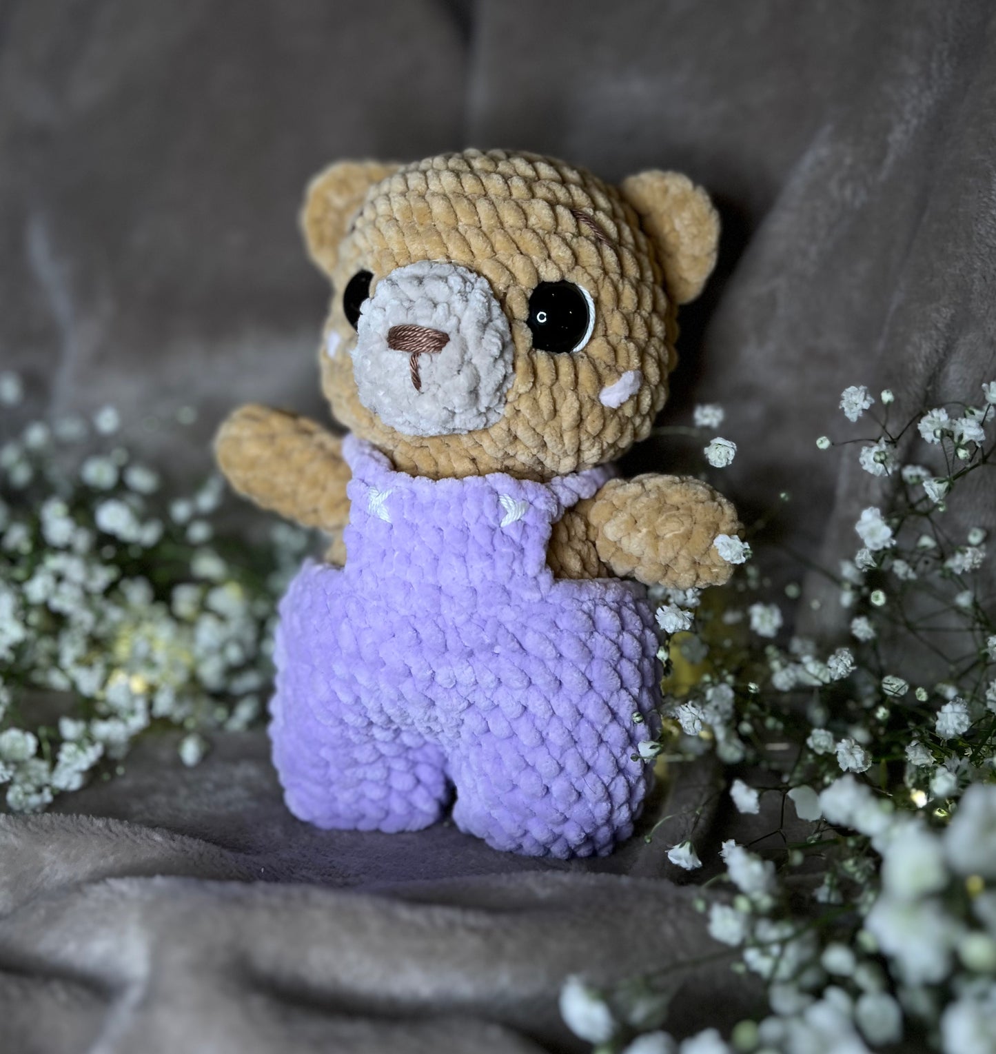 Bubi der Bär mit Latzhose