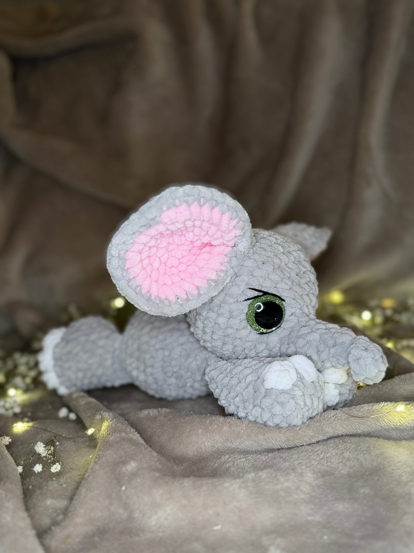 Eni der liegende Elefant