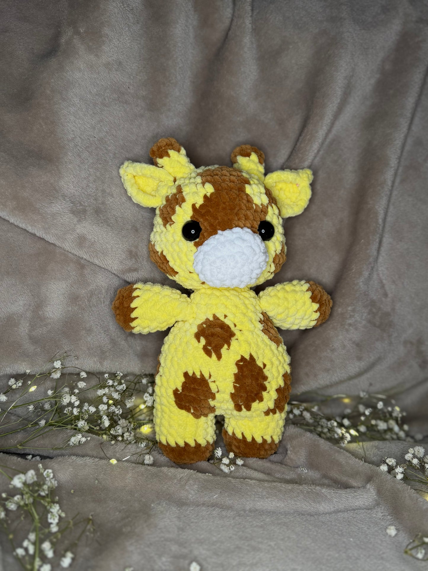 Giselle kleine stehende Giraffe